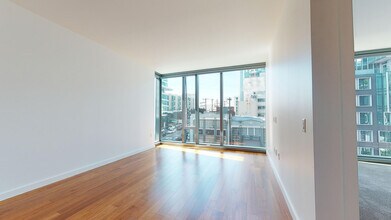 Interior Photo - 399 Fremont