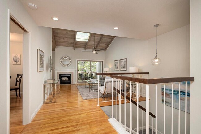 Foto del edificio - 34 Weepingridge Ct