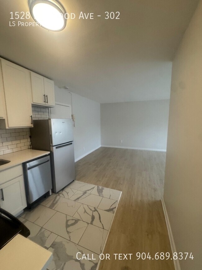 Building Photo - 1528 Elmwood Ave