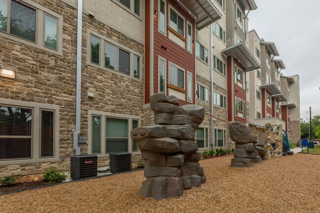 Foto del edificio - Village at Roosevelt