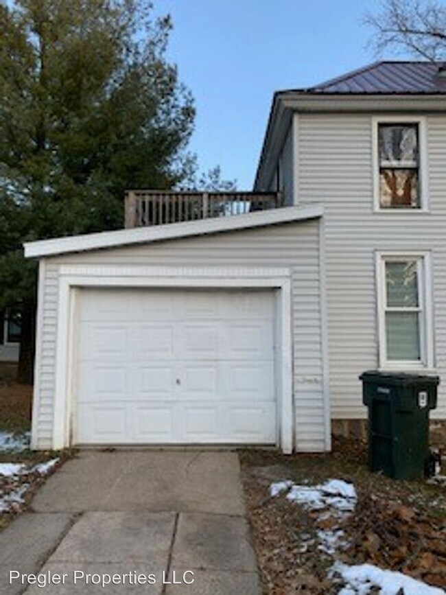 Building Photo - 3 br, 1.5 bath House - 723 W 3rd St