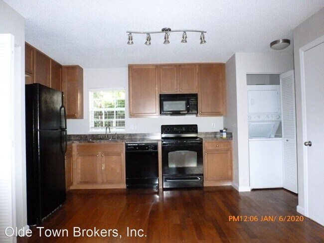 Building Photo - 2 br, 1 bath House - 317 E Amelia St. #6