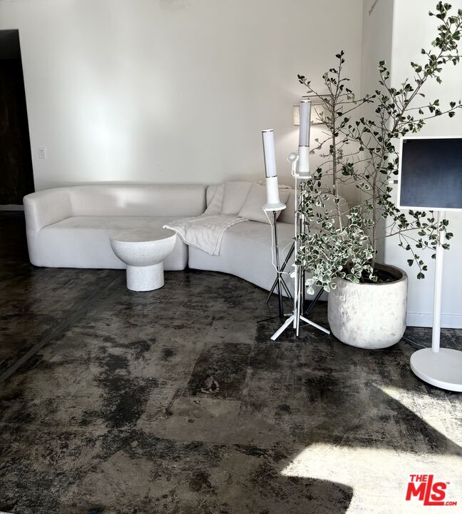 Foto del edificio - 711 S Olive St