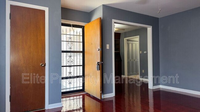 Foto del edificio - 612 Alpine Ave