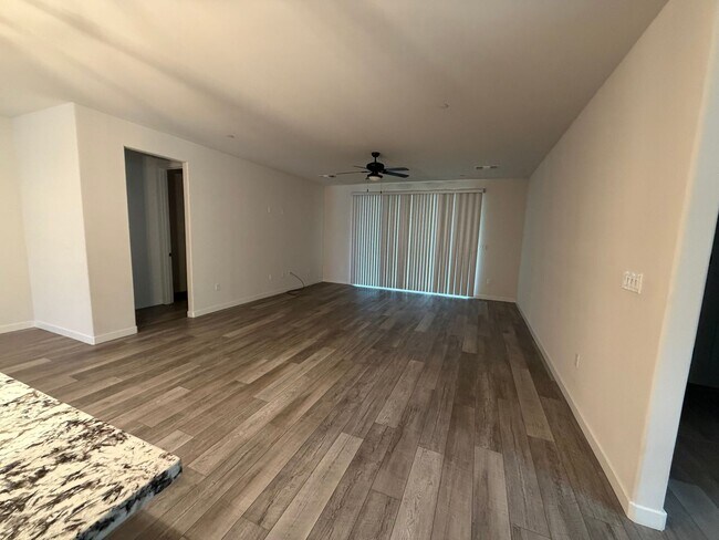 Foto del edificio - 9824 Ft Sanders Ave