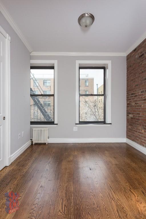Foto del edificio - 309 E 8th St