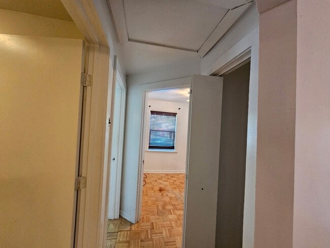 Building Photo - Biloxi 2 Bedroom