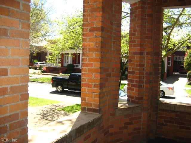Building Photo - 610 W Princess Anne Rd