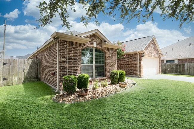 Foto del edificio - 2024 Silverwater Ct