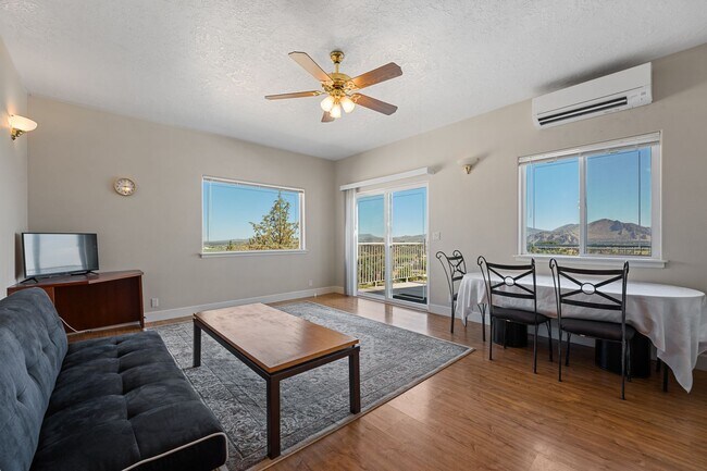 Foto del edificio - Charming 2 Bedroom ADU with Stunning Smith...