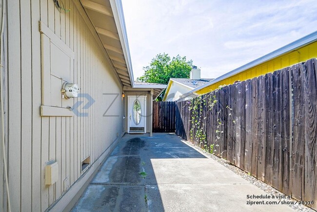 Building Photo - 3024 53rd St
