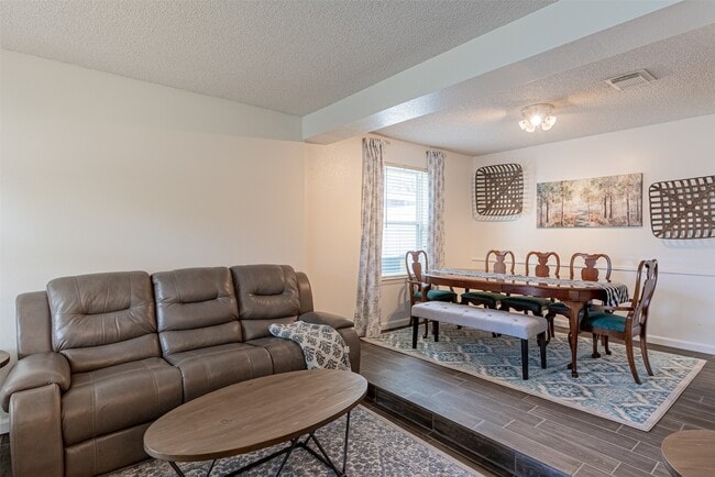 Building Photo - 12123 Monticeto Ln