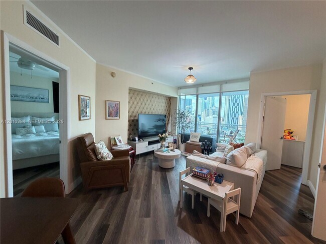 Foto del edificio - 350 S Miami Ave