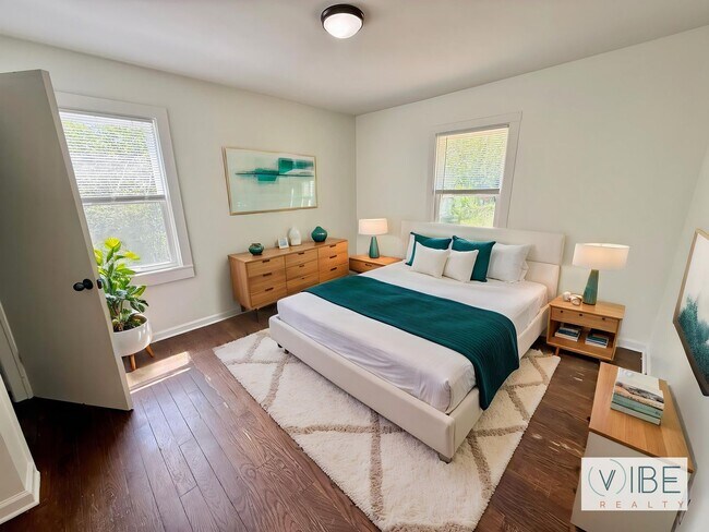 Building Photo - 3 Bedroom 2 Bath Madison Charmer $1900/Mo