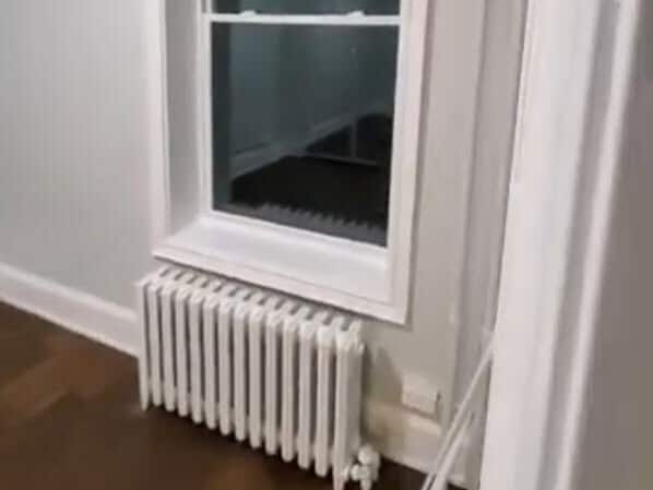 Building Photo - Bright & Private Studio Apartment!