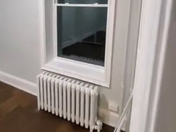 Photo du bâtiment - Bright & Private Studio Apartment!