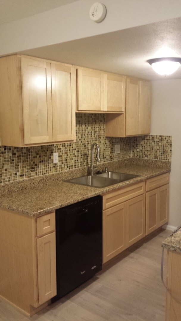 Foto del edificio - AMAZING 3 Bed 2 Bath Townhome in Lafayette- Available August 10th