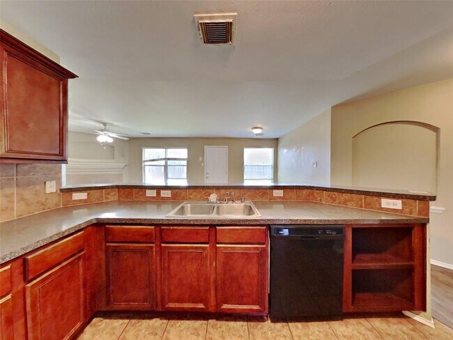 Building Photo - 631 Gateship Dr