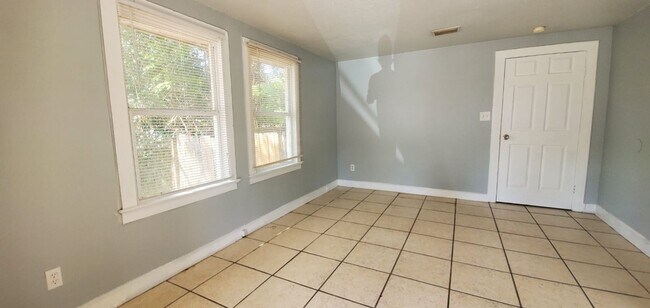 Foto del edificio - 3/1 Move In Ready