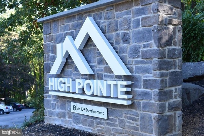 Building Photo - 3 br, 2.5 bath Townhome - 124 High Pointe ...