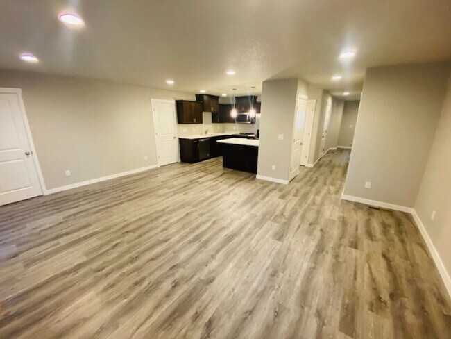 Foto del edificio - Beautiful Newer Home in Terrific Salmon Creek Location