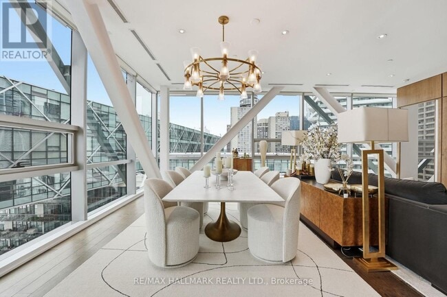 Building Photo - 39 Queens Quay E