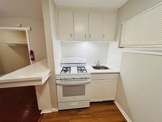 Foto del edificio - 8803 Timberside Dr