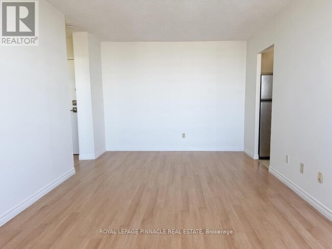 Building Photo - 5 Parkway Forest Dr