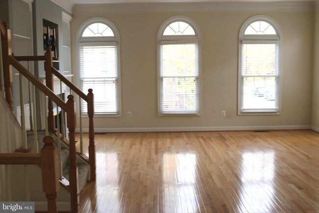 Foto del edificio - 1601 Leeds Castle Dr