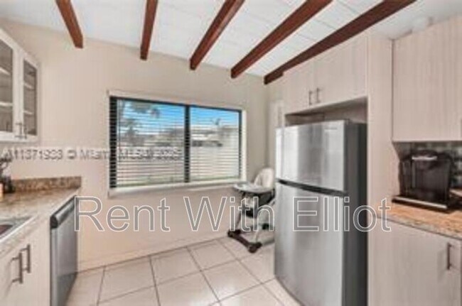 Foto del edificio - 1704 Rodman St