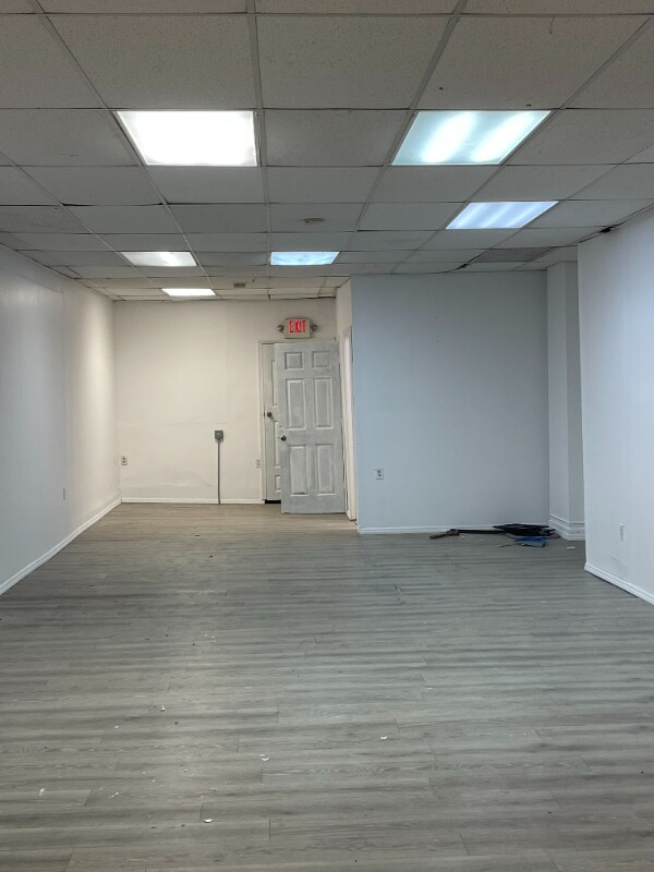 Building Photo - 357 Avon Ave