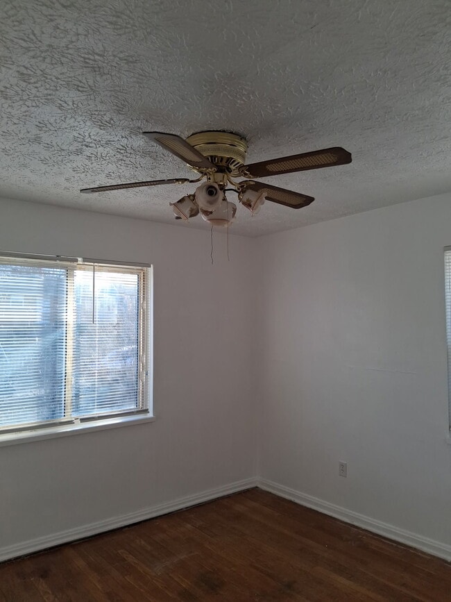 Foto del edificio - 1063 Pritz Ave