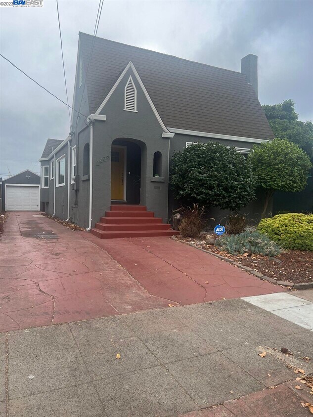 Primary Photo - 2456 Havenscourt Blvd