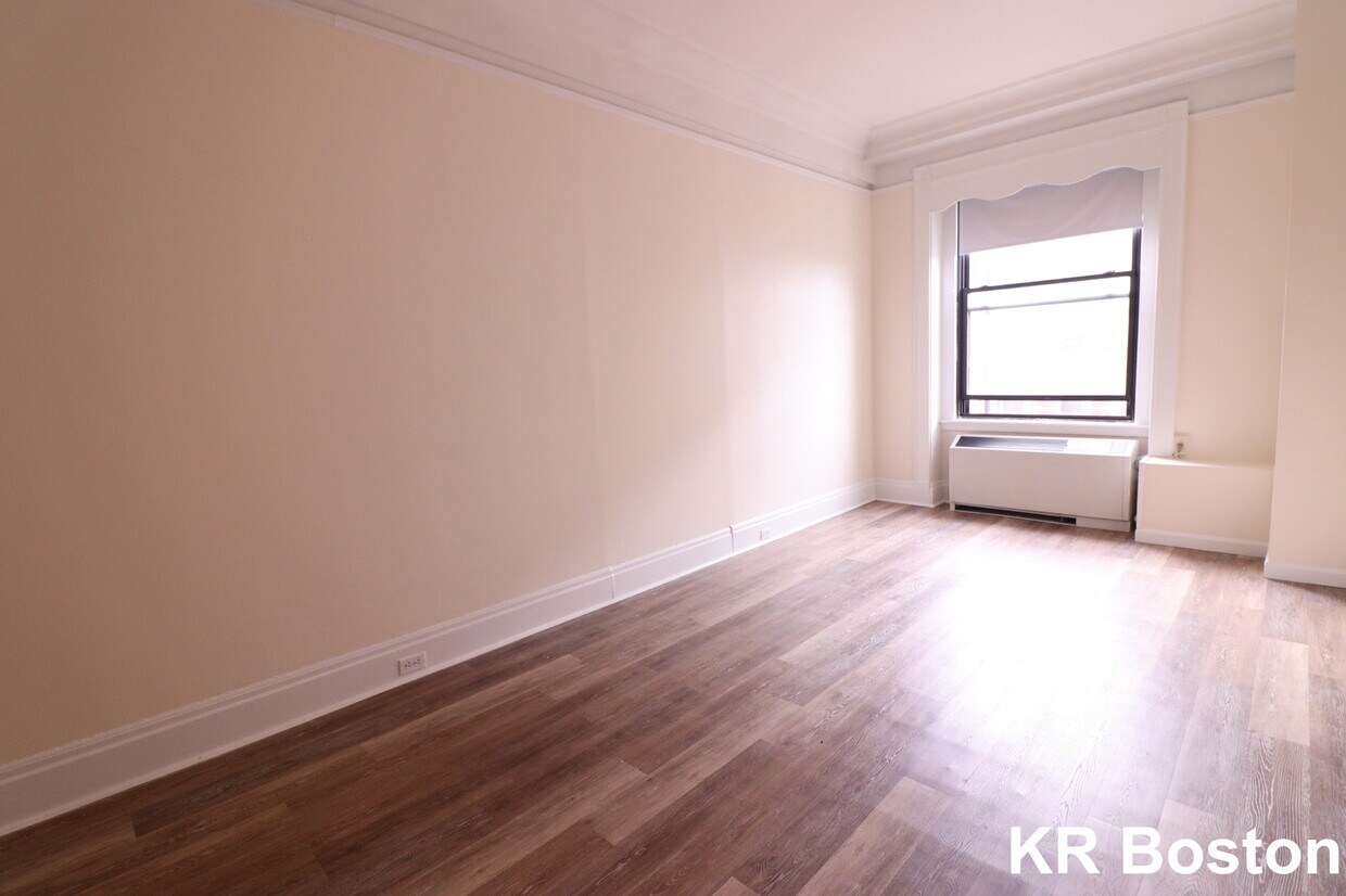 Building Photo - 176 Tremont St