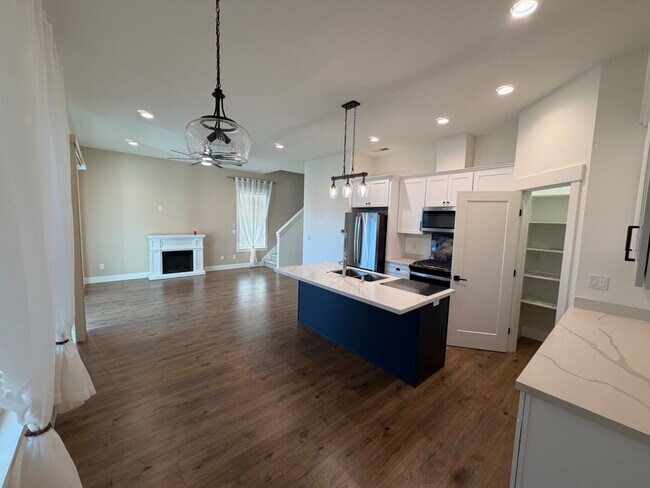 Building Photo - 307 Talons Dr