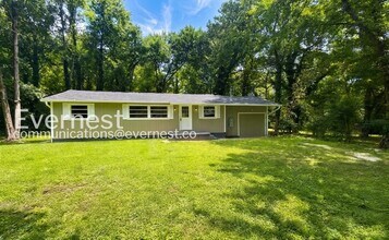 Building Photo - 117 Westbrook Ave