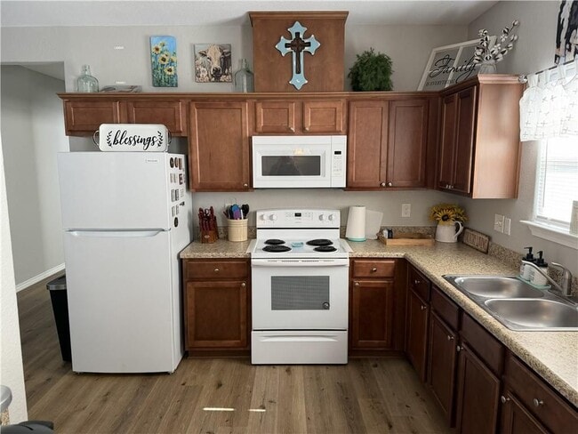 Foto del edificio - 1109 W Nelson Ave