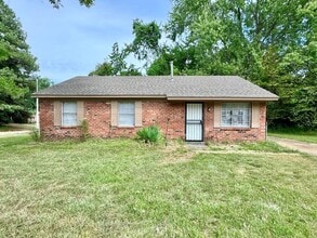 Building Photo - 4540 Spring Valley Dr