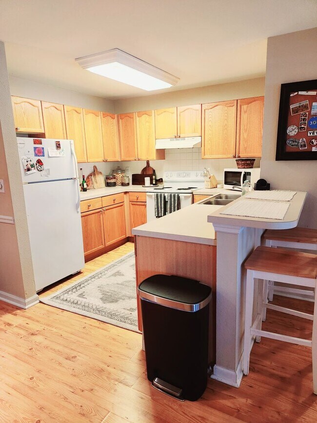 Building Photo - Welcome to Your Cozy New Home! 1 bedroom 1...
