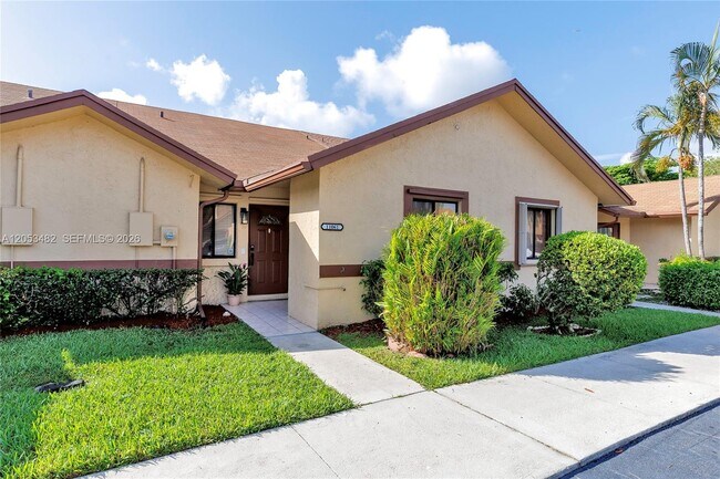 Foto del edificio - 11061 NW 38th Pl