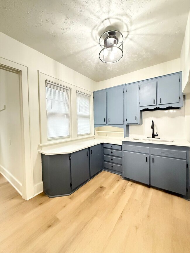 Foto del edificio - 303 N 38th St