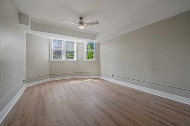 Foto del edificio - 3728 W Wilson Ave