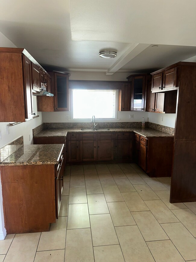 Photo - 1334 W 103rd St Apartments