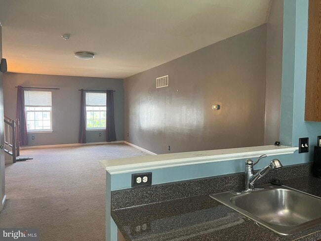 Building Photo - 613 Jacobsen Cir