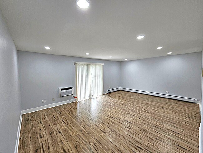 Foto del edificio - 568 Fairway View Dr
