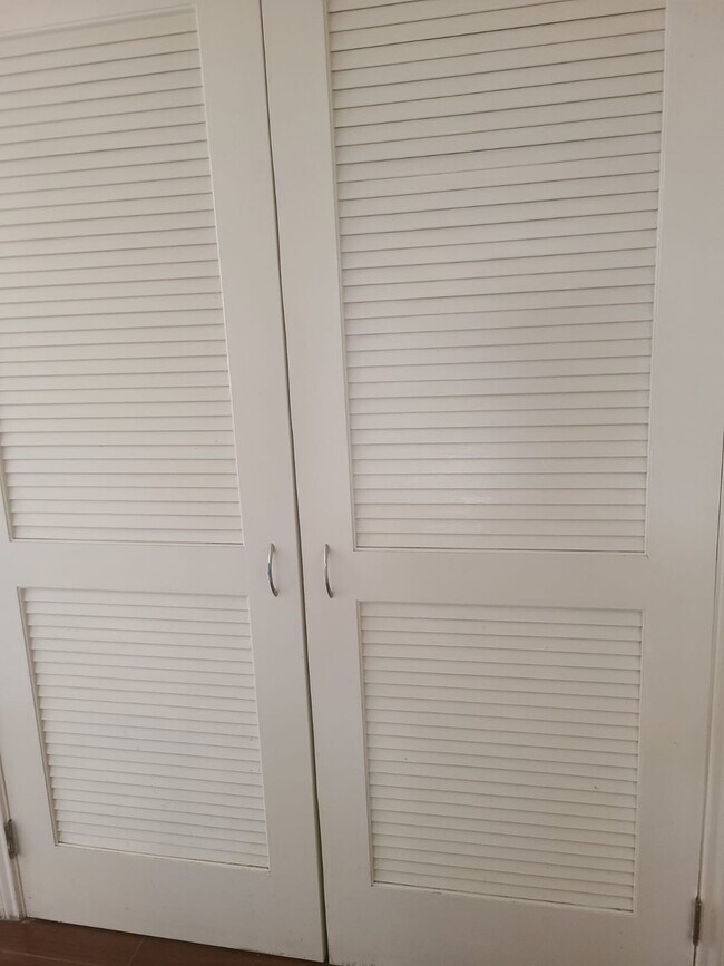 Laundry Room - 705 Mynah Ave