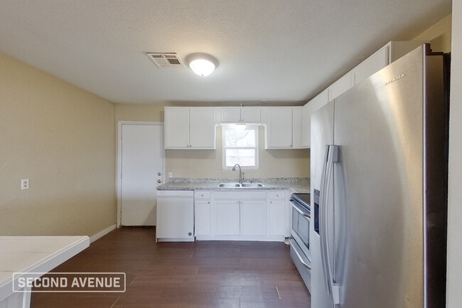 Building Photo - 3401 NW 28th St