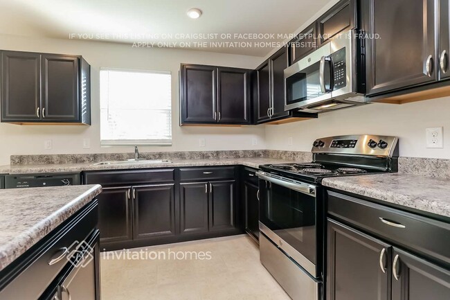 Foto del edificio - 2408 Solomon Ln