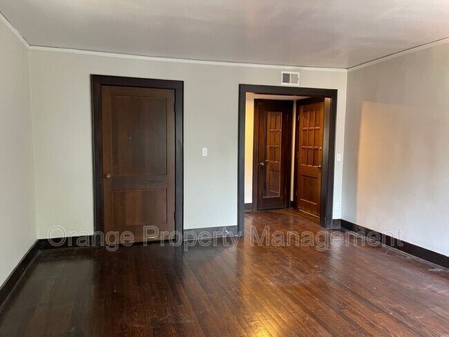 Foto del edificio - 3306 Burt St