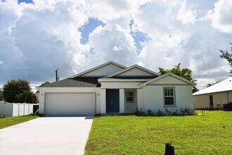 Building Photo - 3109 SW Curcuma St